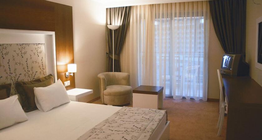 Sentinus Beach Hotel