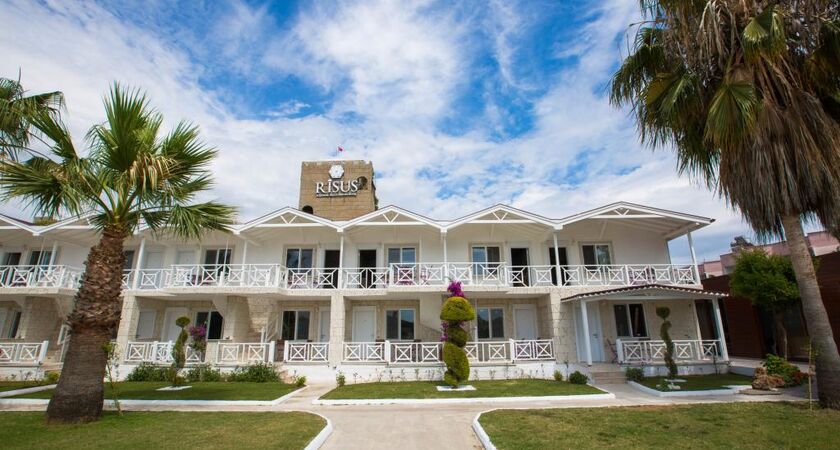 Risus Resort Hotel