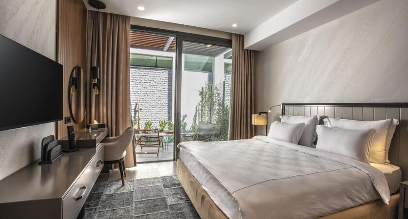 Unique LifeStyle Hotels