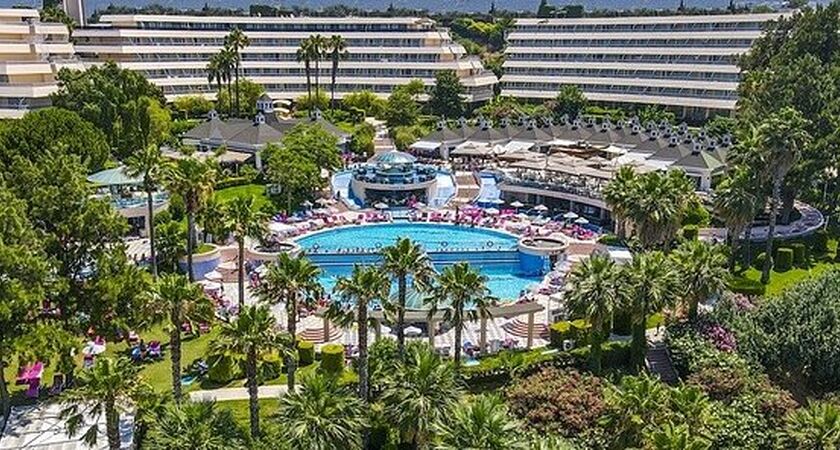 Grand Blue Sky Hotel