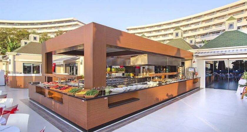 Grand Blue Sky Hotel