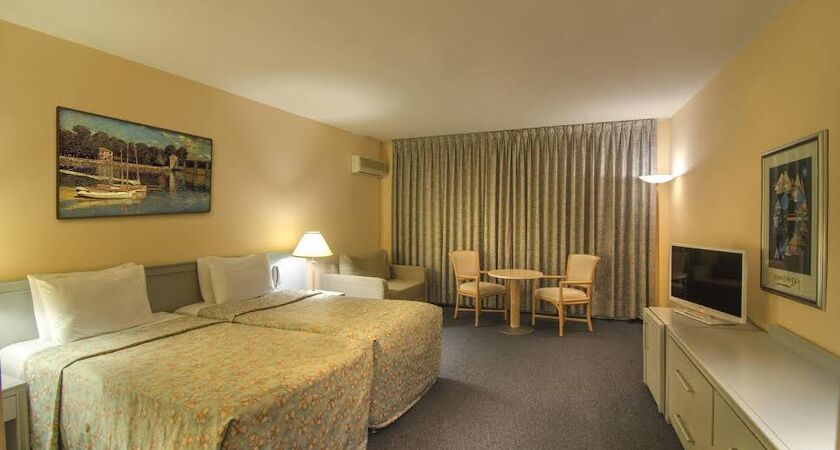 Grand Blue Sky Hotel