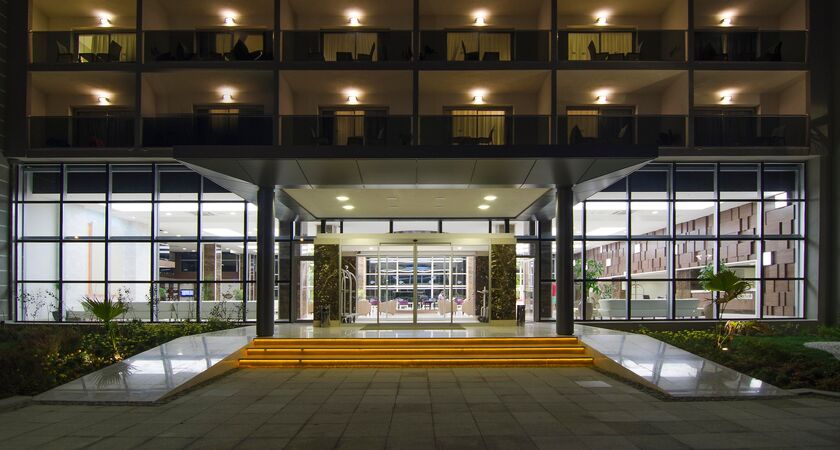 Palm Wings Beach Resort & Spa Kuşadası