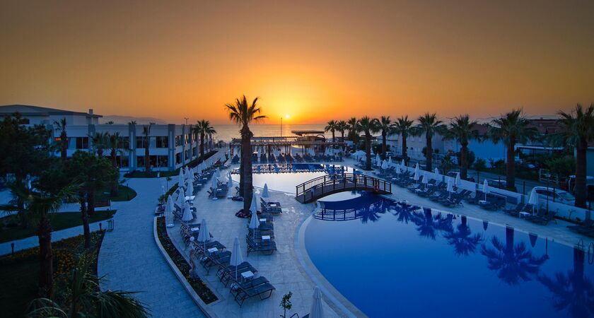 Palm Wings Beach Resort & Spa Kuşadası