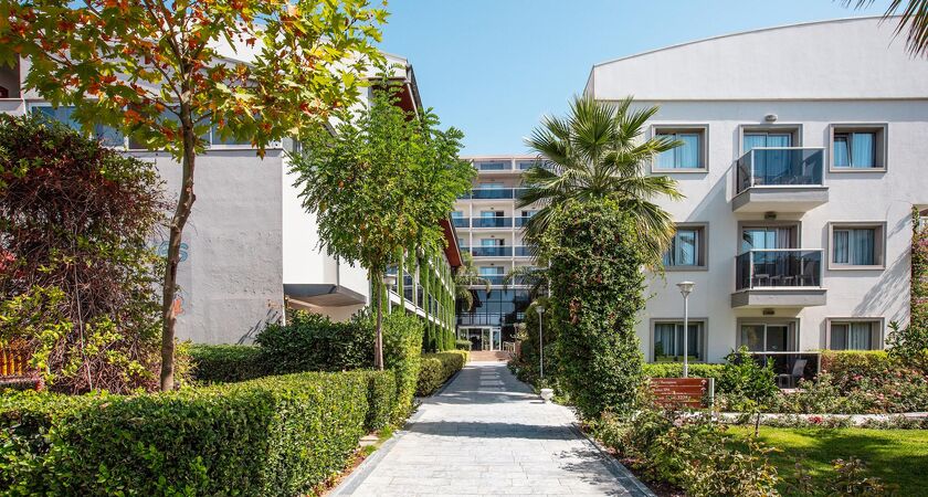 Palm Wings Beach Resort & Spa Kuşadası