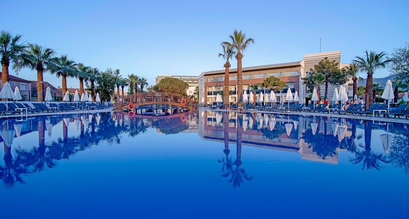 Palm Wings Beach Resort & Spa Kuşadası