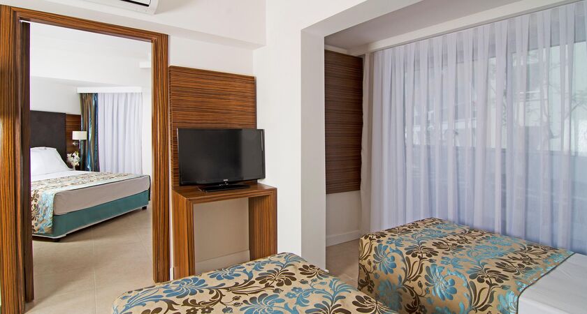 Palm Wings Beach Resort & Spa Kuşadası