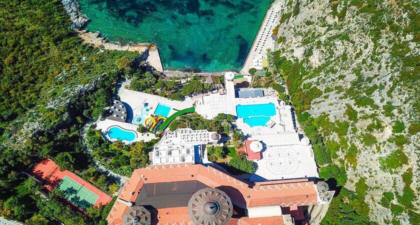 Ladonia Hotels Adakule