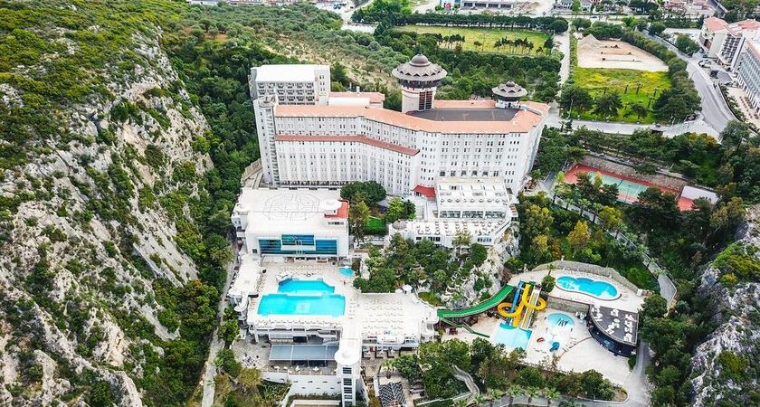 Ladonia Hotels Adakule