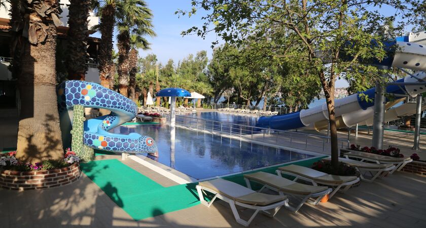 Ada Newday Resort Hotel