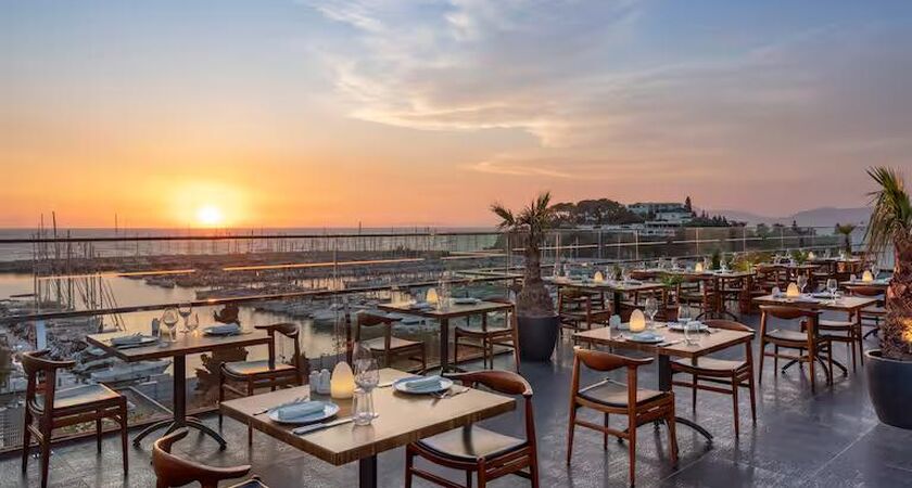 DoubleTree By Hilton Kuşadası