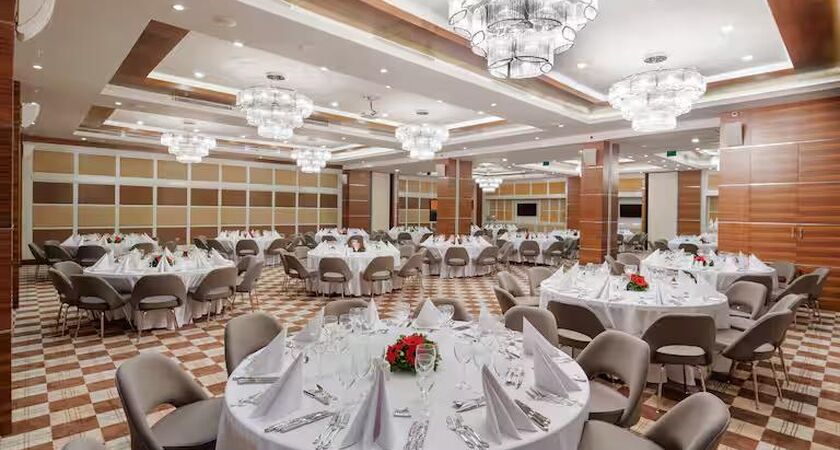 DoubleTree By Hilton Kuşadası