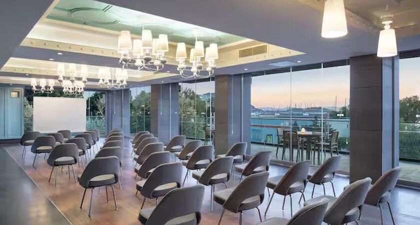 DoubleTree By Hilton Kuşadası