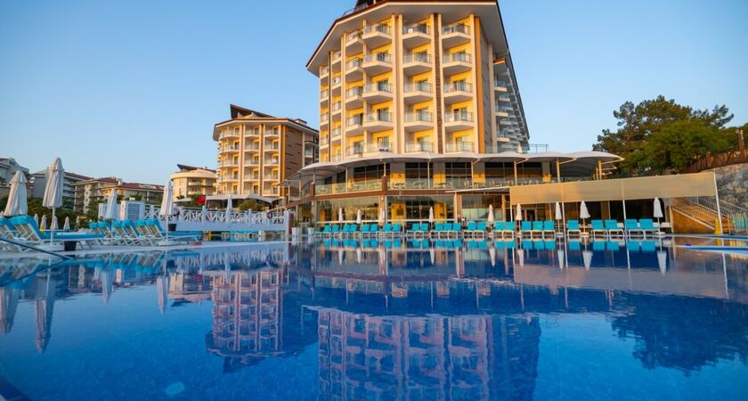 Ramada Resort  By Wyndam Kuşadası& Golf