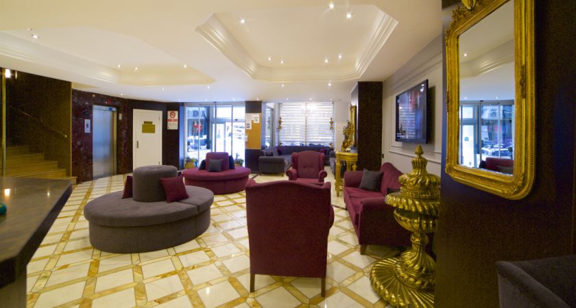 Grand Ant Hotel