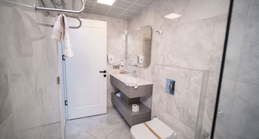 Alion Hotel