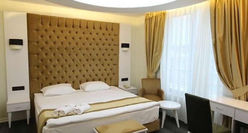 Grand Silay Hotel